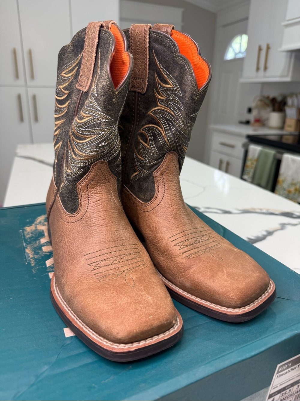 Ariat Kid's Firecatcher Y Western Boots Distressed Brown Alfalfa Size 4 M 100424 - Picture 2 of 6